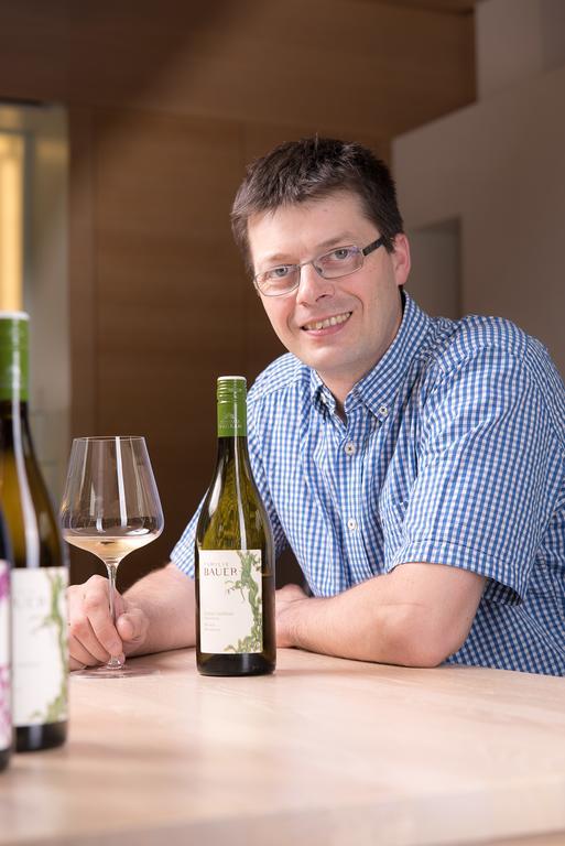 Weingut Familie Bauer Hotel Grossriedenthal Exterior photo